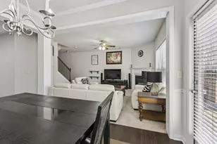 990 Parkside Wood Ct, Lawrenceville, GA 30043 - Photo 10