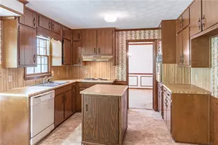4582 Ridgeland Dr SW, Lilburn, GA 30047 - Photo 8