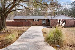 305 Greenview Ct, Cedartown, GA 30125 - Photo 1