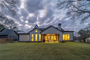 135 Mayfield Cir, Alpharetta, GA 30009 - Photo 2