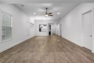 321 Cottonwood Cir, Peachtree City, GA 30269 - Photo 2