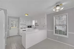 385 Tyson Cir, Roswell, GA 30076 - Photo 12