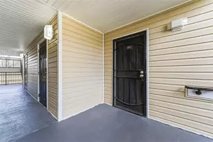 1202 Fairington Village Dr, Lithonia, GA 30038 - Photo 2