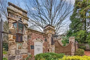 575 Trimble Lake Ct, Atlanta, GA 30342 - Photo 2