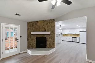 621 Maple Dr, Riverdale, GA 30274 - Photo 4