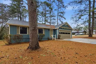 621 Maple Dr, Riverdale, GA 30274 - Photo 2