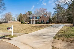 1087 Crown Landing Pkwy, McDonough, GA 30252 - Photo 2