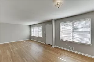 300 Forest St, Buford, GA 30518 - Photo 8