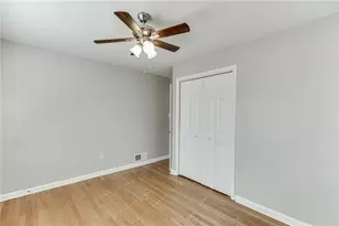 300 Forest St, Buford, GA 30518 - Photo 20