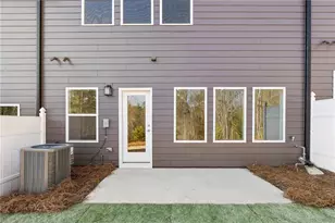450 Laurelwood Ln, Canton, GA 30114 - Photo 2
