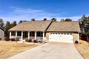 94 Heather Ln, Commerce, GA 30529 - Photo 2