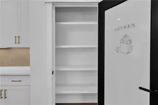 274 White St, Hoschton, GA 30548 - Photo 18