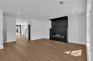 274 White St, Hoschton, GA 30548 - Photo 14