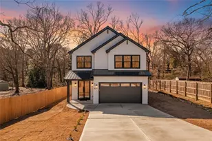 274 White St, Hoschton, GA 30548 - Photo 2