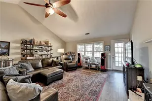 8415 Meadowgrove Ln, Gainesville, GA 30506 - Photo 10