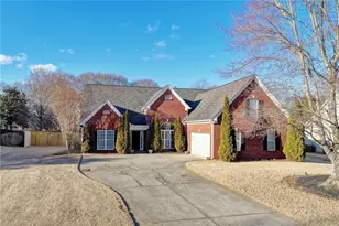 8415 Meadowgrove Ln, Gainesville, GA 30506 - Photo 2