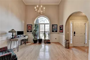 8415 Meadowgrove Ln, Gainesville, GA 30506 - Photo 4