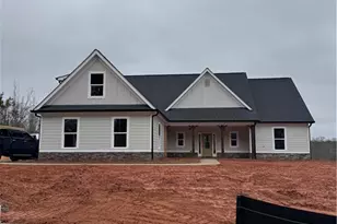 647 Fairview Rd, Pendergrass, GA 30567 - Photo 1