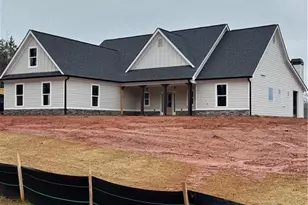 647 Fairview Rd, Pendergrass, GA 30567 - Photo 4