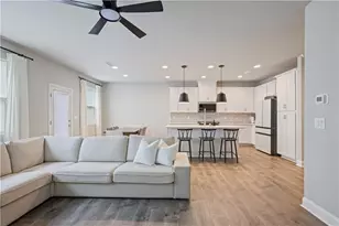 354 Hayden Cir, Woodstock, GA 30189 - Photo 6