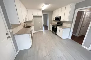 70 Sunny Brook Dr, Newnan, GA 30263 - Photo 2