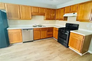 146 Willow Stream Ct, Roswell, GA 30076 - Photo 2