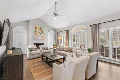 3784 Ivy Road NE, Atlanta, GA 30342 - Photo 18