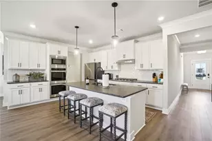 5504 Tullis Dr, Gainesville, GA 30507 - Photo 10