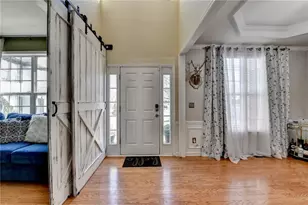 653 Prada Ct, Lawrenceville, GA 30043 - Photo 2