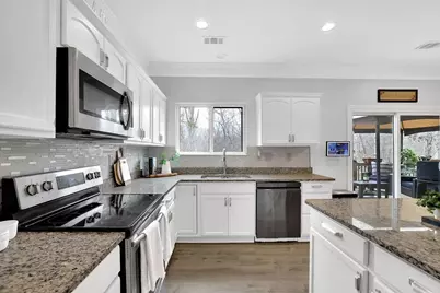 1760 Shire Village Drive, Sugar Hill, GA 30518 - Photo 10