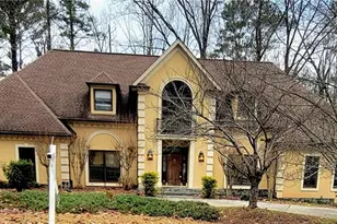 2811 Hawthorne Dr NE, Atlanta, GA 30345 - Photo 2