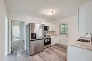 1747 Venetian Dr SW, Atlanta, GA 30311 - Photo 10