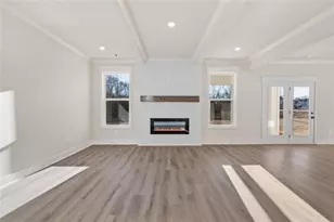 518 Winding Rose Dr, Hoschton, GA 30548 - Photo 4