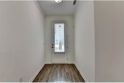 1049 Collections Drive, Lawrenceville, GA 30043 - Photo 4