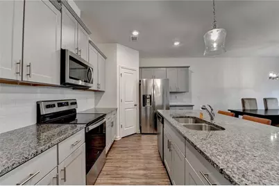 1049 Collections Drive, Lawrenceville, GA 30043 - Photo 10