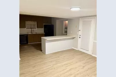 524 Julius Dr, Stone Mountain, GA 30087 - Photo 4