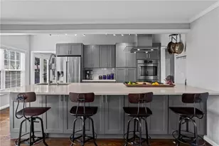 2102 Fairway Cir NE, Atlanta, GA 30319 - Photo 6