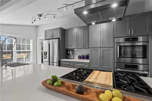 2102 Fairway Cir NE, Atlanta, GA 30319 - Photo 8