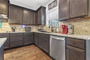 68 Mitchell Farm Dr, Sharpsburg, GA 30277 - Photo 10