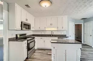 391 Lake Valley Dr, Loganville, GA 30052 - Photo 10