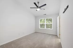 1057 Liberty Pkwy NW, Atlanta, GA 30318 - Photo 22