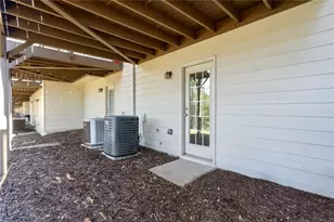 1057 Liberty Pkwy NW, Atlanta, GA 30318 - Photo 20