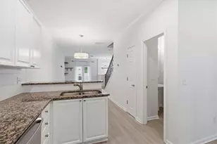 1057 Liberty Pkwy NW, Atlanta, GA 30318 - Photo 14