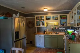 1821 Rose Garden Ln, Loganville, GA 30052 - Photo 14