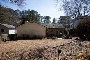 1821 Rose Garden Ln, Loganville, GA 30052 - Photo 8