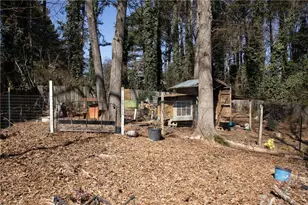 1821 Rose Garden Ln, Loganville, GA 30052 - Photo 4