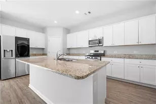 4646 Waxwing St, Hoschton, GA 30548 - Photo 12