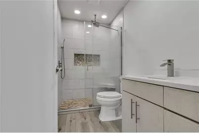 5641 Kingsport Drive #8, Atlanta, GA 30342 - Photo 22