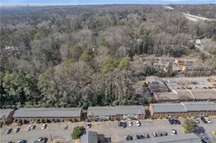 5641 Kingsport Dr, Atlanta, GA 30342 - Photo 2