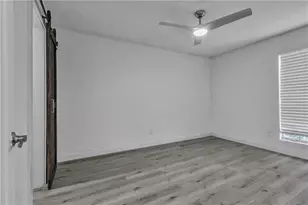 5641 Kingsport Dr, Atlanta, GA 30342 - Photo 20